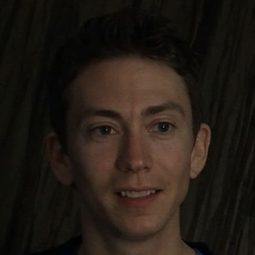 Bryan Barter 飾演 Billy Olsen