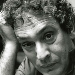 阿古斯丁·畢亞龍迦 飾演 Paco