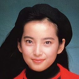 Yōko Mari 飾演 