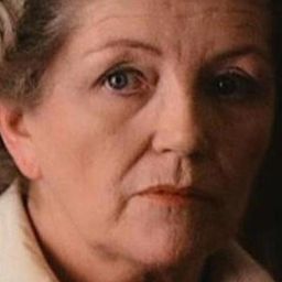 Gitt Magrini 飾演 Jeanne's Mother