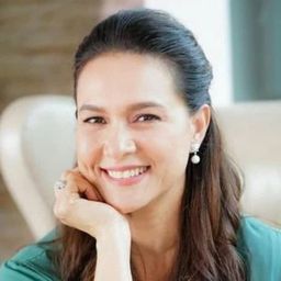 Supranee Charoenpol 飾演 Gib's Mother