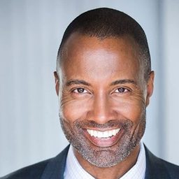 Lowell Deo - 甜心毒藥演員 飾演Mr. Tachuk