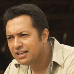 阿里·希哈沙理 飾演 Pak Johan