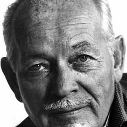 Steve Carruthers - 上流社會演員 飾演Party Guest (uncredited)