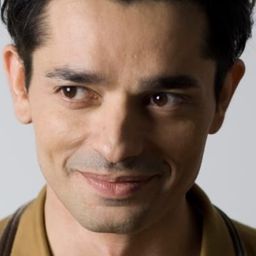 Yavor Vesselinov 飾演 Rory