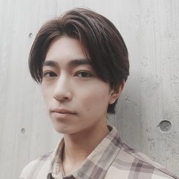 Hideharu Suzuki 飾演 Rikuo Byakuya / Gozyu Leon