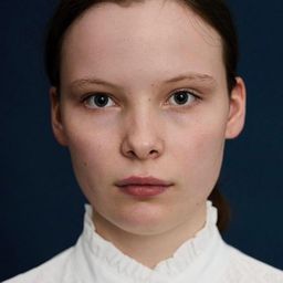 Laeni Geiseler 飾演 Marielle