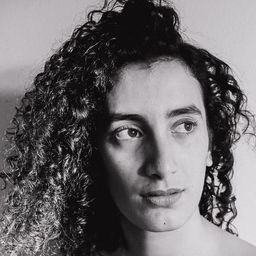 Mouna Soualem 飾演 Lana