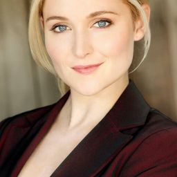 凱瑟琳·貝萊斯 飾演 Willa