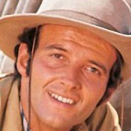 David Watson 飾演 Granville Van Dyke