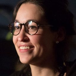 瑪莉亞·托雷斯 - 親愛的匿名者導演