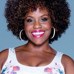 哈妮法·伍德 - 自由國度演員 飾演Vicky / Rafik's Sister