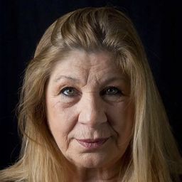 Ayla Algan 飾演 Valide