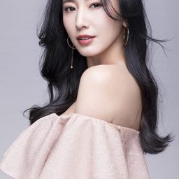 希童 飾演 Mrs Chen