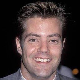 Bentley Mitchum 飾演 Walter Morris