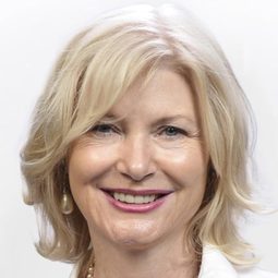 貝絲·布羅德里克 飾演 Pam Forrester