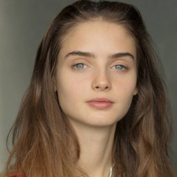 Gia Hunter 飾演 Erin