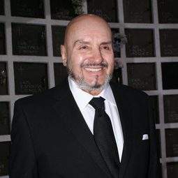 塞吉歐·布斯塔曼德 飾演 Justo