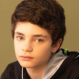 Kevin Vechiatto - 冇得輸演員 飾演Garoto