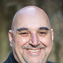 Antonino Juorio - Family Express演員 飾演Max