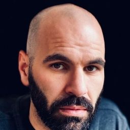 Dimitri Meskouris - 我思念你演員 飾演Spiro