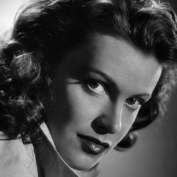 Angelika Hauff 飾演 