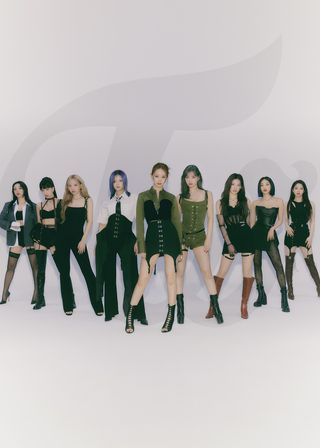 《Between 1&2 Comeback Special》電影海報