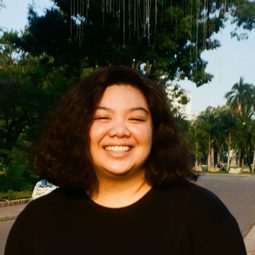 吉拉薩亞·翁蘇廷 - 游魂惹鬼編劇