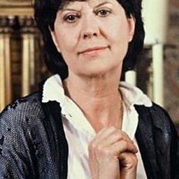 Véronique Silver 飾演 Janine's Mother