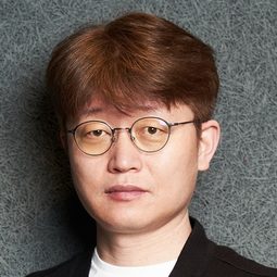 Shin Yeon-shick 飾演 