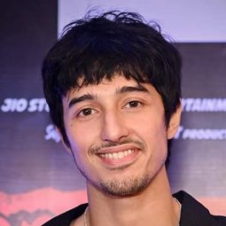 Aryann Bhowmick - 神探巴克希演員 飾演Young Revolutionary