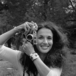 Mary Ellen Mark - 尋秘街拍客演員 飾演Herself - Photographer