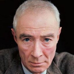 J. Robert Oppenheimer 飾演 Self (archive footage)