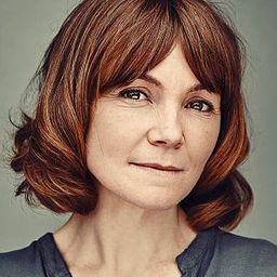 娜歌莉·阿藍布魯 飾演 Ane