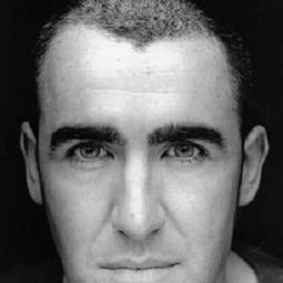 帕特·奇諾維 飾演 Mr. McGinty / Bar Patron