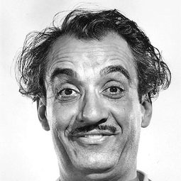 Martín Garralaga - 碧血金沙演員 飾演Railroad Conductor (uncredited)