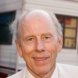 蘭斯·霍華 - Busted演員 飾演Mayor Davies