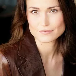 Mylinda Royer 飾演 Bus Stop Woman