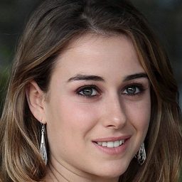 Nina Torresi 飾演 Rosa