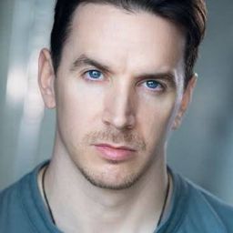 Darrell Griggs 飾演 Prince Charming