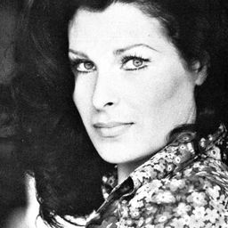 Fiona Florence 飾演 Dolores - Young Prostitute