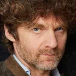 Nicolas Vaude 飾演 Maximilien Robespierre