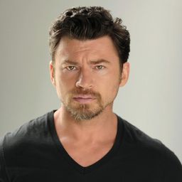 威廉·馬克·麥卡洛 - 巴利薛爾：飛常任務演員 飾演Pete (Snowbird #2)