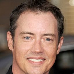 傑森·倫敦 飾演 John Zachary