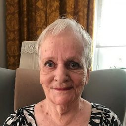 Eila Roine 飾演 Hippa-täti