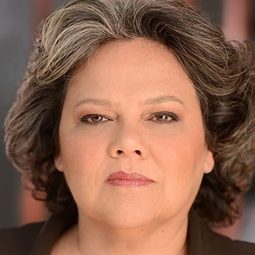 莉蒂亞·波圖 飾演 Ms. Montefusco (voice)