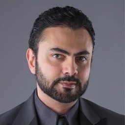 Mohamed Karim 飾演 Reynolds