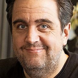 Bastian Pastewka 飾演 Angie