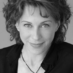 Isabelle Caubère - 唇語驚魂演員 飾演Jeanne