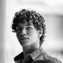 Isaac Hernández 飾演 Fernando Rodríguez